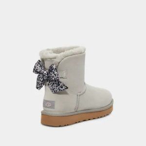 UGG Women's Mini Bailey Bow Leopard